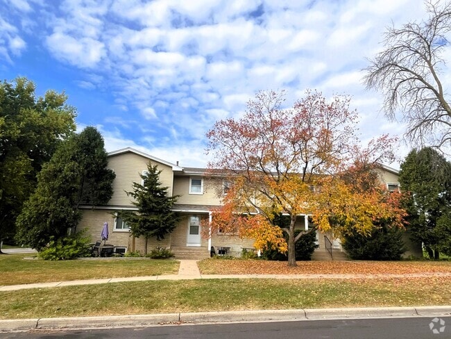 Building Photo - Presidential Estates Townhomes