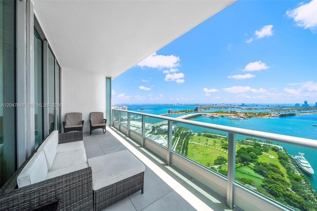 Building Photo - 900 Biscayne Blvd