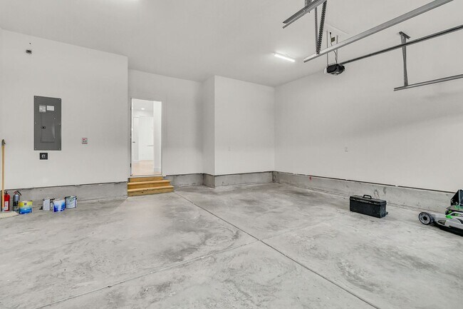 Building Photo - Must See Beautiful 3BR Home in Nexton with Primary Suite Downstairs and a Fenced in Yard & Upstai...