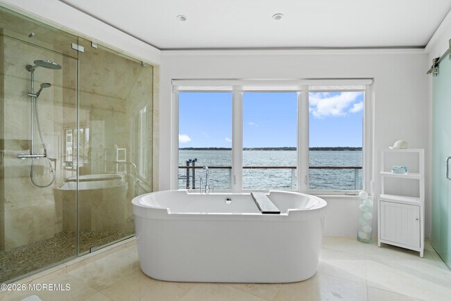 Building Photo - 7 Circle Dr