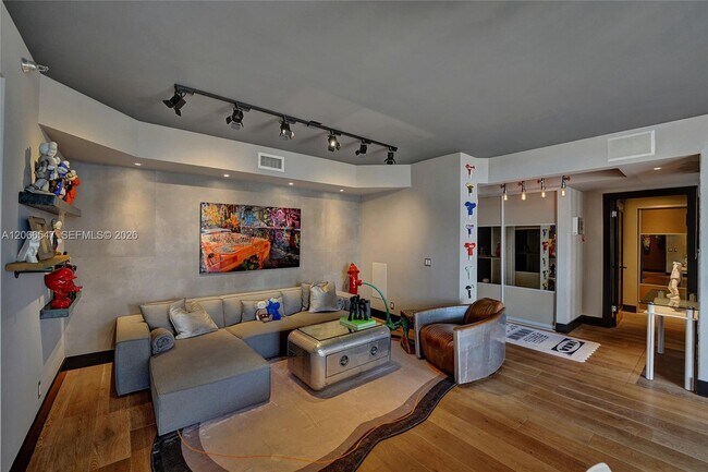 Building Photo - 3610 Yacht Club Dr