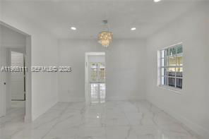 Building Photo - 536 NW 25th Ave