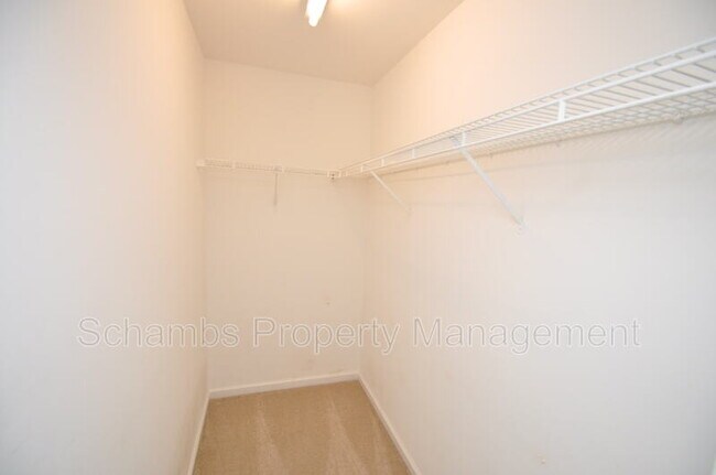 Building Photo - 402 Knightsborough Way