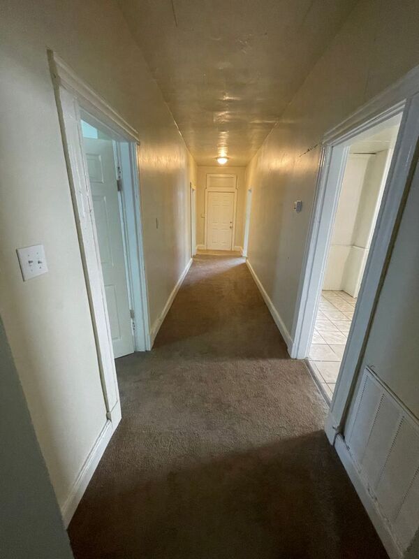 Building Photo - 2206 Edwards Ave