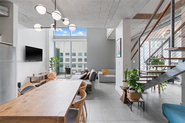 Building Photo - 690 SW 1st Ct