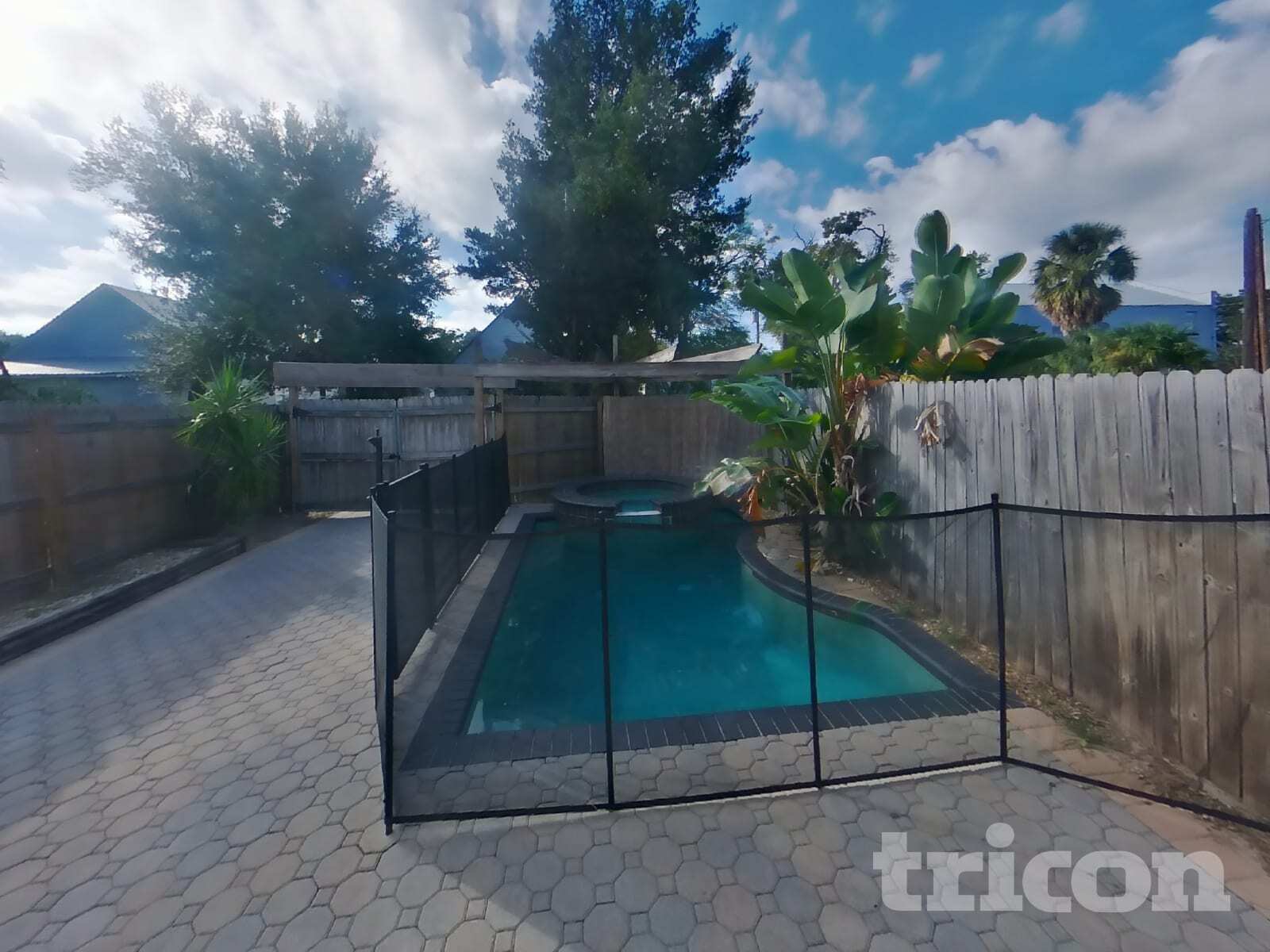 Building Photo - 1936 W Chestnut St