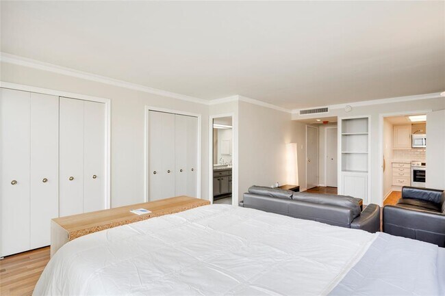 Building Photo - 1122 Colorado St