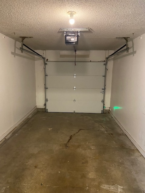 Building Photo - 1046 E Huntington Cir