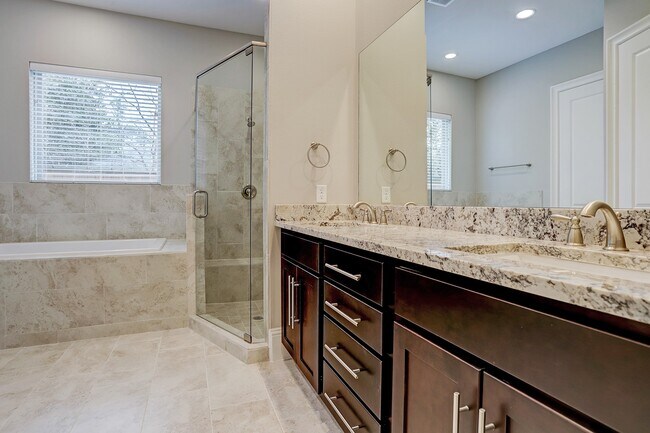 Building Photo - 4851 Benning Dr