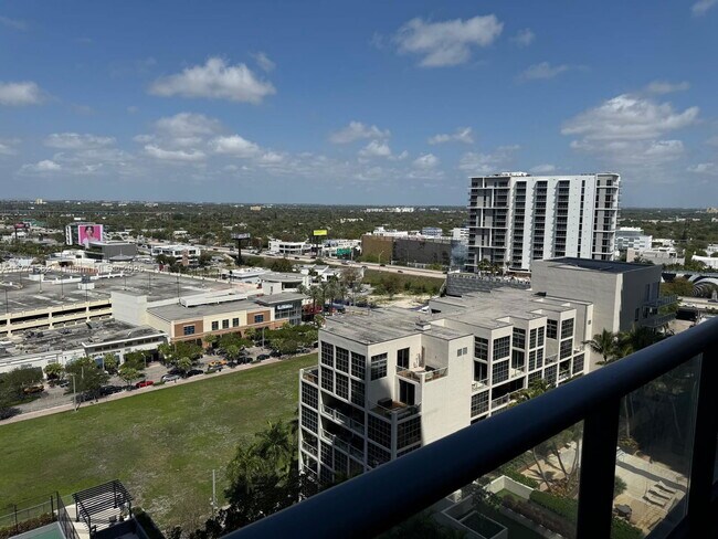 Building Photo - 121 NE 34th St