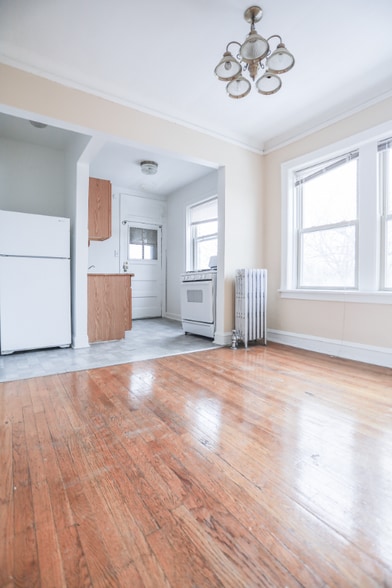 Building Photo - 3948 W Dakin St