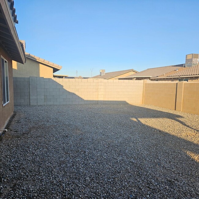 Building Photo - Remodeled 4 bedroom for Rent