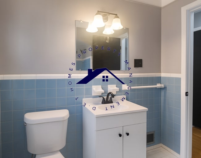 Building Photo - 10510 Lanark St