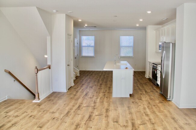 Building Photo - 464 Blair Rd