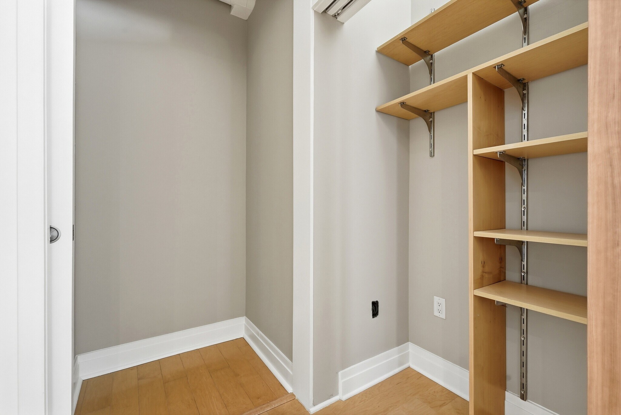 Building Photo - 811 4th St NW