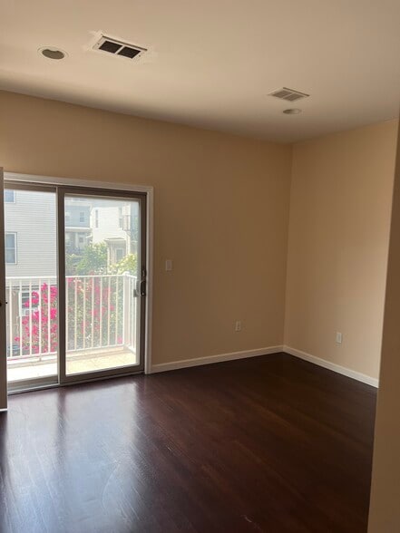 Master bedroom - 43 Ravine Ave