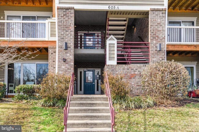 Building Photo - 605 Admiral Dr