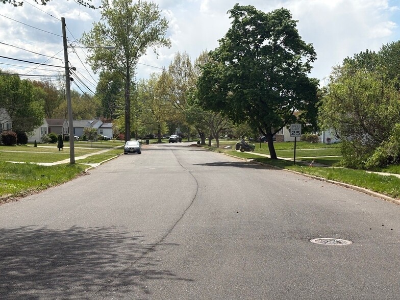 Street Scene - 108 Crider Ave