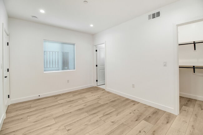 Building Photo - 5624 Raber St