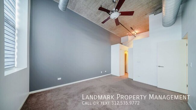 Building Photo - 758 N Larrabee St