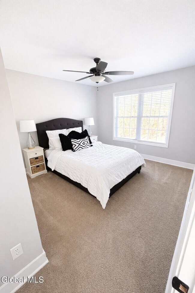 Building Photo - 40 Haywood Ln