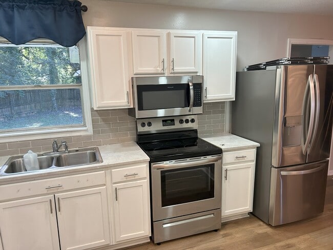 Building Photo - 3815 Ridgecrest Cir SW
