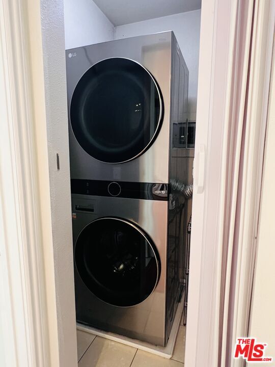 Building Photo - 121 Sinclair Ave