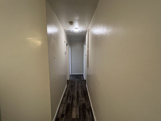 Building Photo - Charming 2 Bed/1 Bath Home in Lamont w/ RBP & $0 Deposit Option