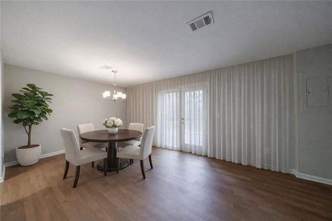 Building Photo - 1960 Hamilton Pl SE