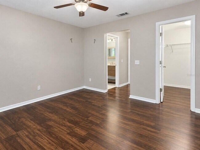 Building Photo - 900 SW 62nd Blvd