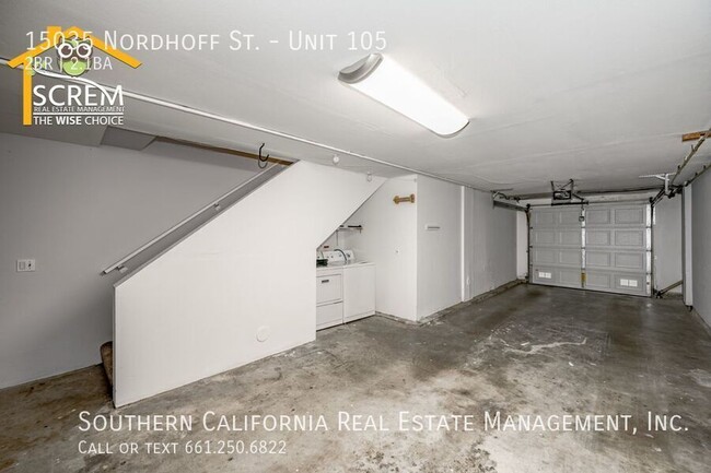 Building Photo - Two Bedroom Townhouse with Dual Master Sui...