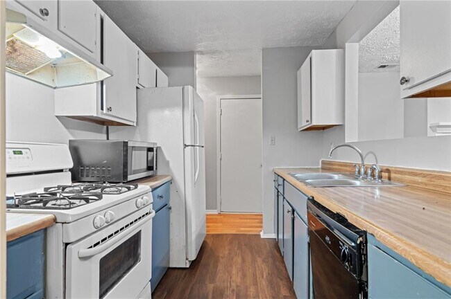 Building Photo - 5324 Ridge Forest Dr