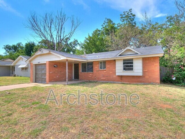 Primary Photo - 3217 Overland Dr