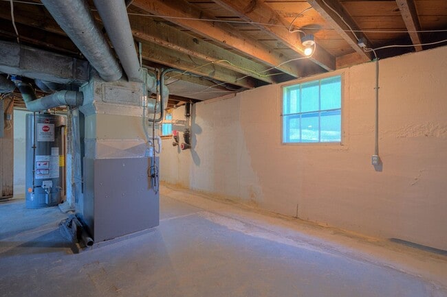 Building Photo - Grandin Court Foursquare convenient to SW City & SW Co!