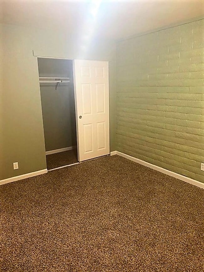 Building Photo - Looking for a home w/ property??