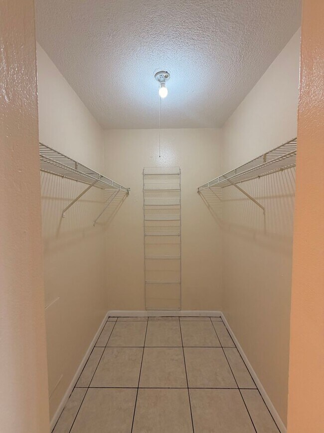Building Photo - 1/1 RENEGADE CONDO UNIT AVAILABLE SUMMER 2026