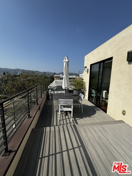 Building Photo - 140 S Hayworth Ave