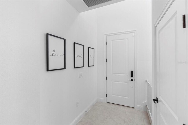Building Photo - 4911 Shady Pnes Dr
