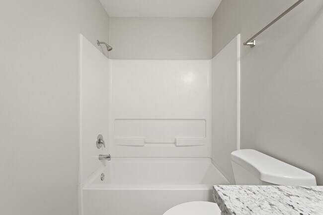 Building Photo - 10 Brown Thrasher Ct