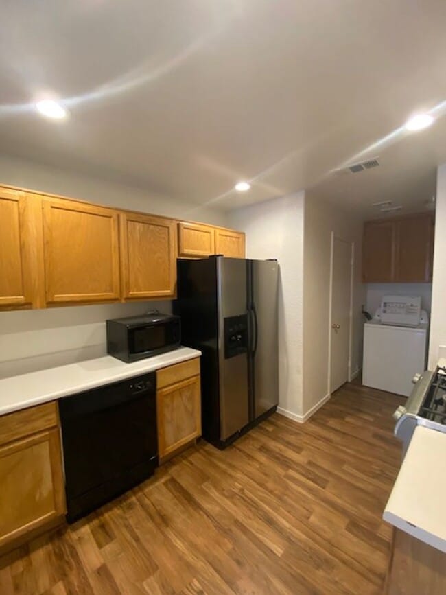 Building Photo - Cozy 3 Bedroom Summerlin Townhome for Rent!