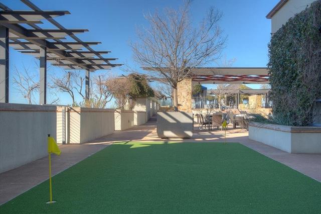 Building Photo - 2600 W 7th St