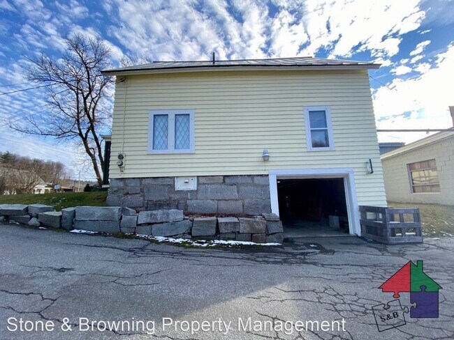 Building Photo - 3 br, 1.5 bath House - 83 South Main St.