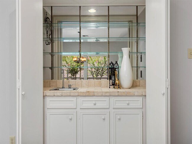 Building Photo - 3323 Village Falls Ct