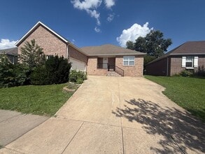 Building Photo - Great location in Nixa 3 bedroom 2 full bathrooms