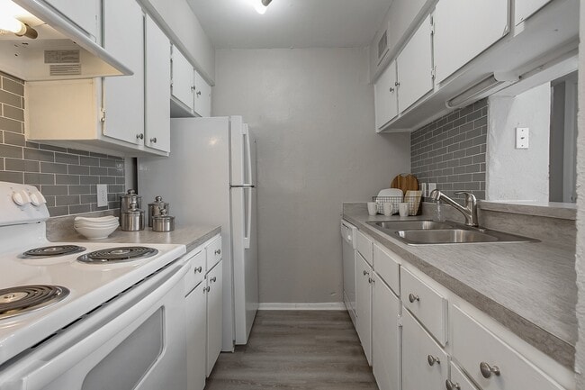 Building Photo - The Sherry Apartments