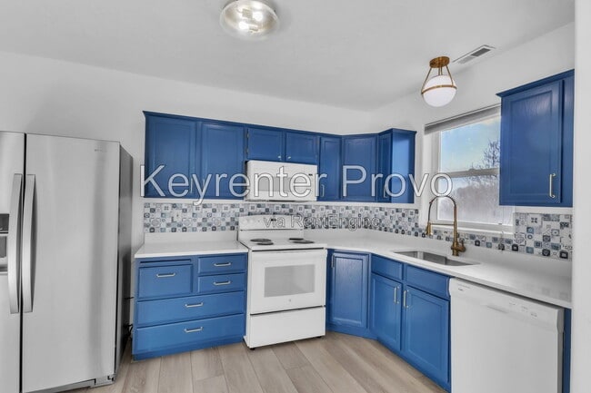 Building Photo - 1559 Oak Cliff Dr