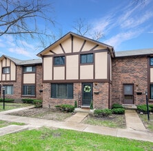 Building Photo - 18W269 Kirkland Ln