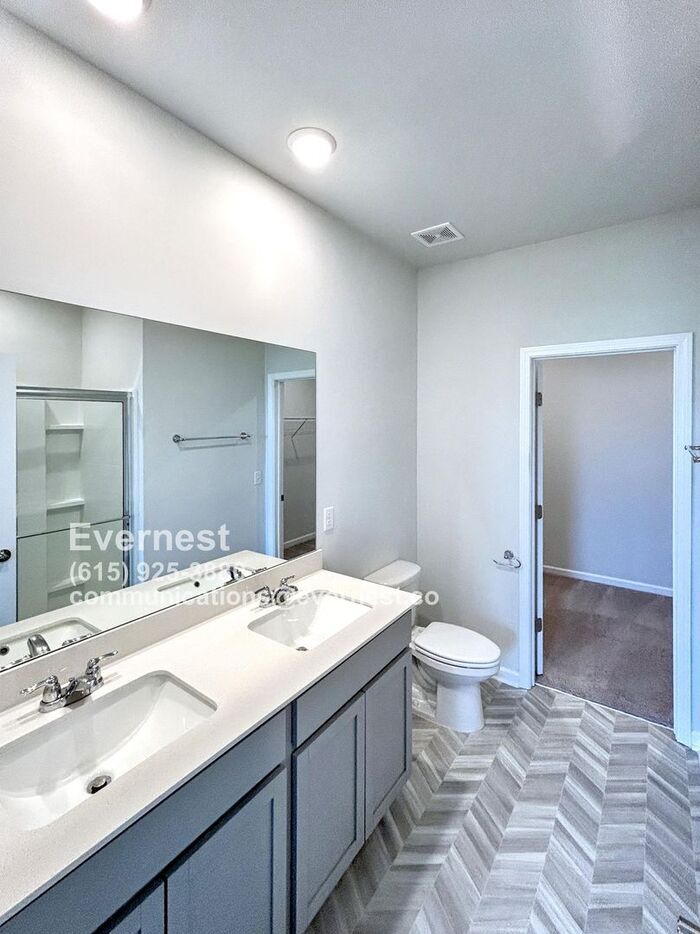 Building Photo - 517 Samuel Lee Ln
