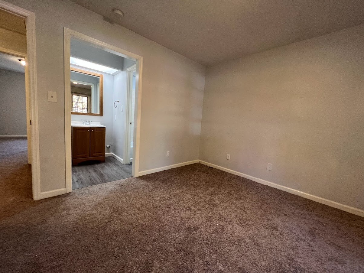 Building Photo - 4905 Coral Ridge Ct