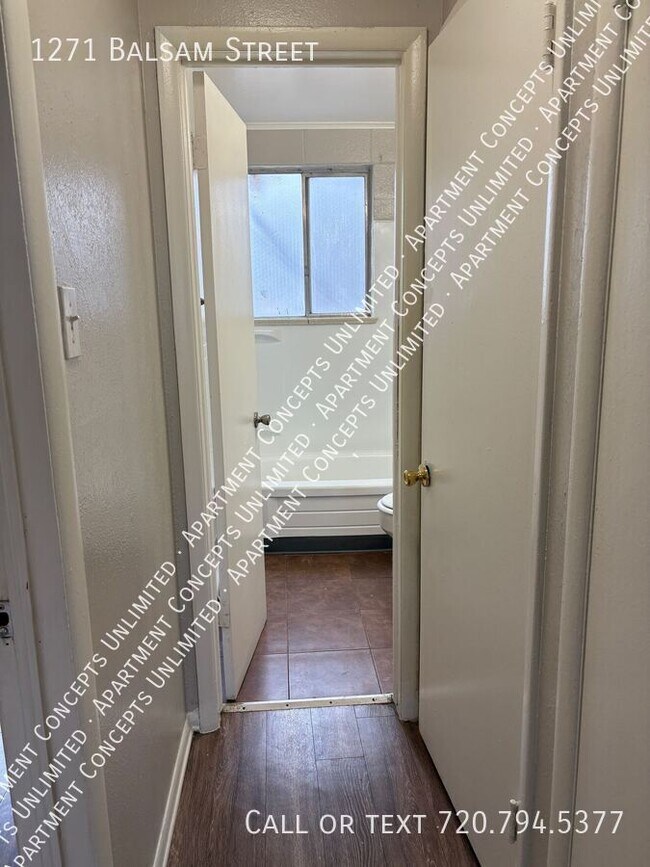 Building Photo - 1271 Balsam St